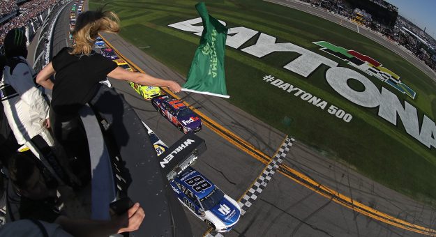 Visit Daytona 500 Photos page