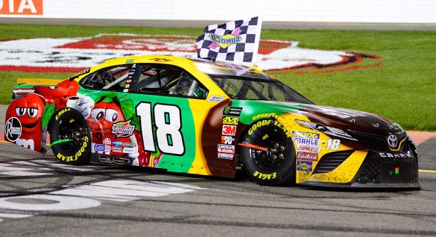 Visit Richmond Checkered & Black Flags page