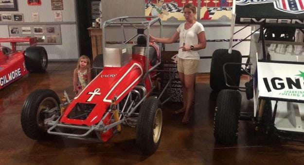 Visit 1976 Knoxville Nationals Winning Car page