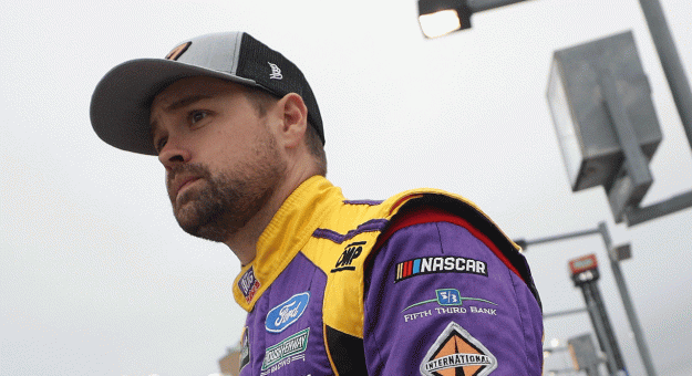 Visit Stenhouse Shrugs Off Criticism page