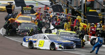2021jan26 Chase Elliott Pit Road.jpg