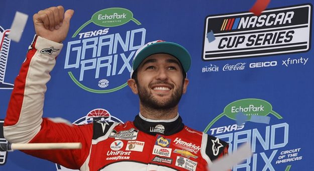 Visit Elliott gets rain-shortened win page