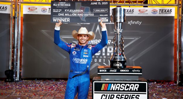 Visit Texas checkered, black flags page