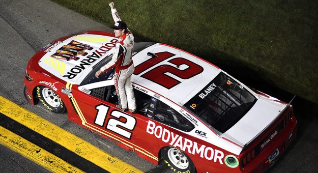 Visit Daytona Checkered, Black Flags page