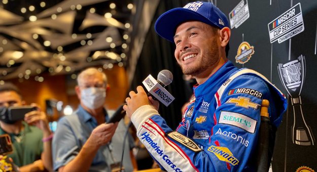 Visit Kyle Larson seeks to seal the deal page
