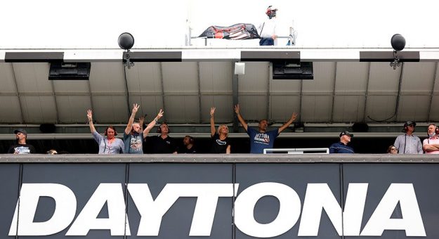 Visit 64th running of Daytona 500 sells out page