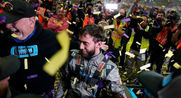 Visit Thorson tops Bell  for Chili Bowl win page