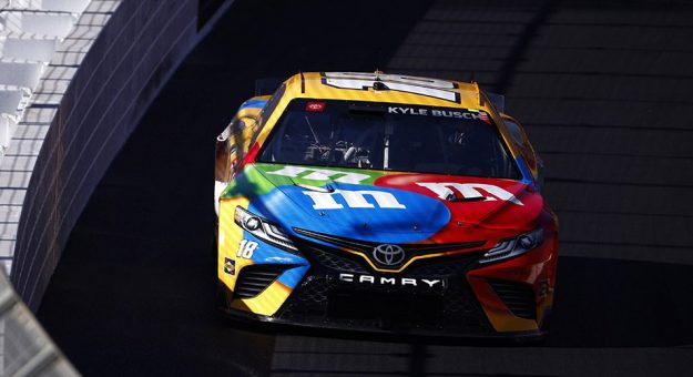 Visit Busch races to top spot in Clash qualifying page