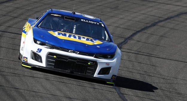 Visit Elliott, Harvick teams lose car chief page