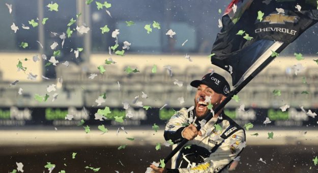 Visit Chastain smashes way to first Cup win page