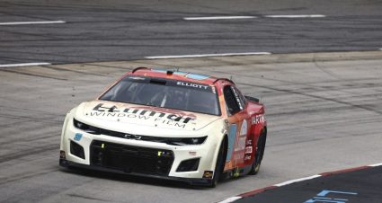 Chaseelliott Martinsville.jpg