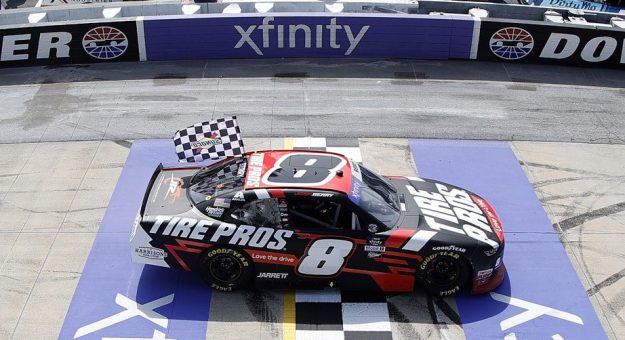 Visit Berry leads JRM rout in Dover Xfinity win page