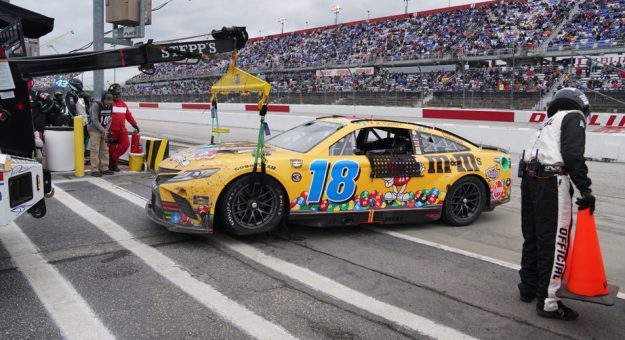 Visit Kyle Busch collected by Brad Keselowski, prematurely exits Darlington throwback race page