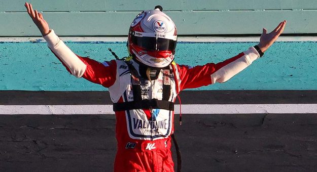 Visit Kyle Larson rolls to dominant victory at Homestead-Miami page