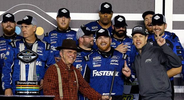 Visit Chris Buescher 2022 season in review page