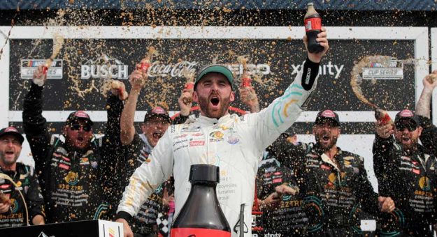 Visit Austin Dillon 2022 season in review page