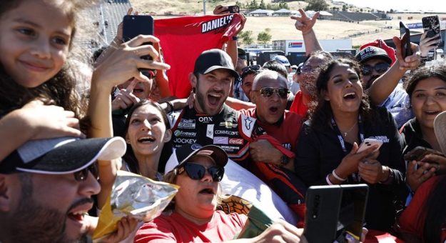 Visit Daniel Suárez 2022 season in review page