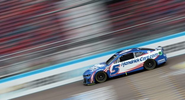 Visit Kyle Larson claims pole for Cup race page