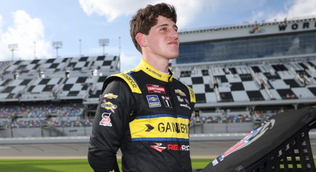 Visit Sanchez to honor Andretti with throwback scheme page