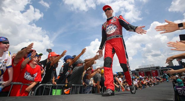 Visit Harvick set to make 800th Cup start page