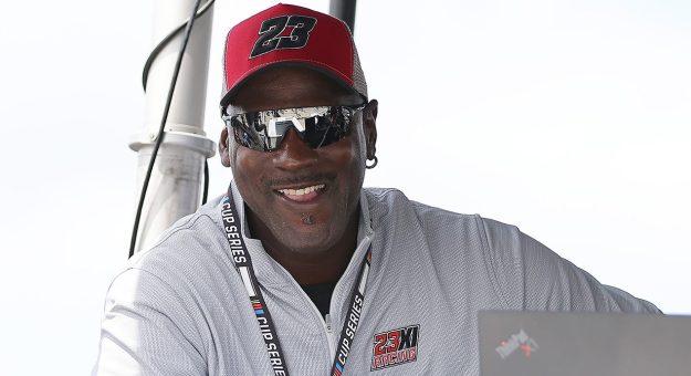 Visit The Chicagoans guide to picking your favorite NASCAR driver page
