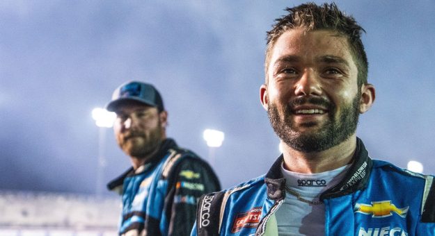 Visit Currey fights to fifth-place finish page