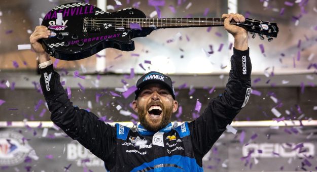 Visit Chastain gets first win of 2023 page