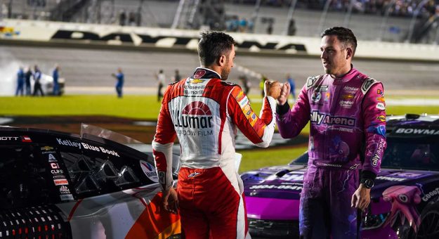 Visit Elliott, Bowman miss out on playoff bids page