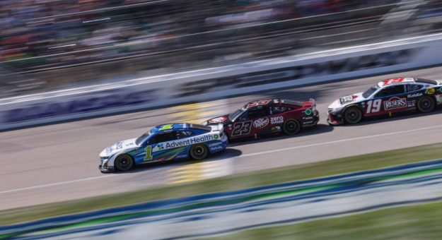 Visit Clinch scenarios: Cup, Xfinity, Truck drivers at Kansas page