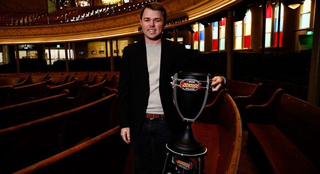 Visit Layne Riggs signs with Front Row page