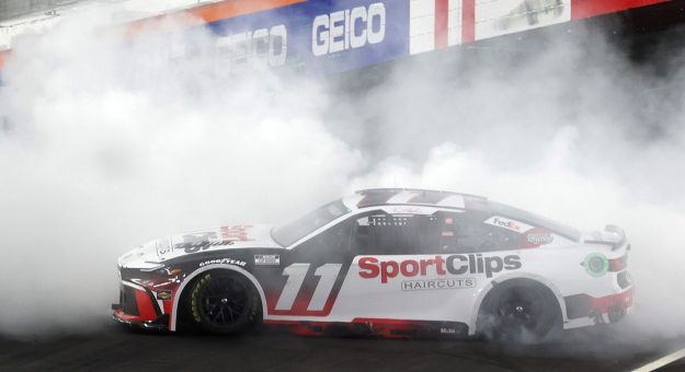 Visit Hamlin snags lead late, wins Clash page