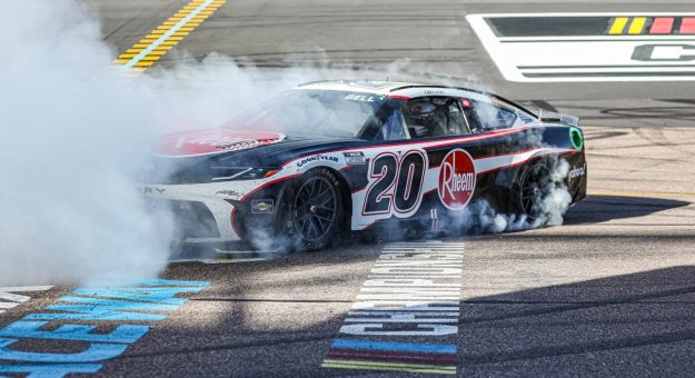 Visit Toyota’s strong performance at Phoenix page
