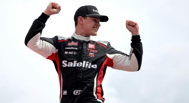 Visit Heim roars to Truck Series win at COTA page