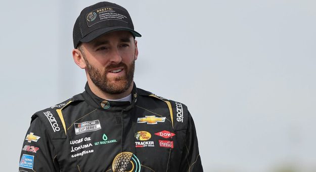 Visit Dillon reacts to crew-chief change page