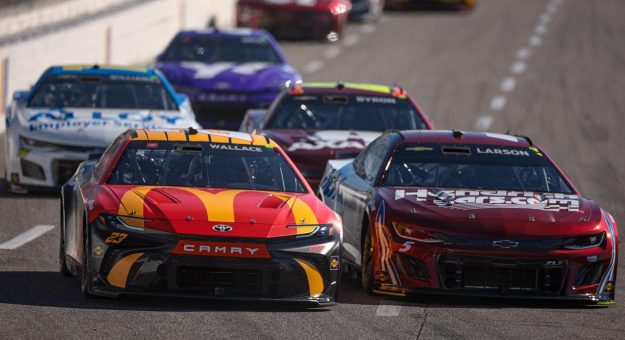Visit Wallace earns strong result at Martinsville page