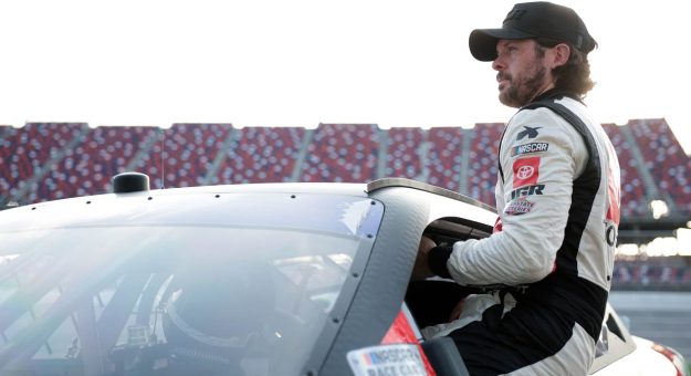 Visit Truex returns to Dover after Xfinity win page