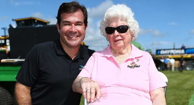 Visit Lightnin’ Epton, dies at age 103 page