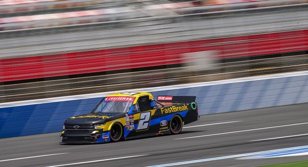 Visit Showalter wins 700th race page
