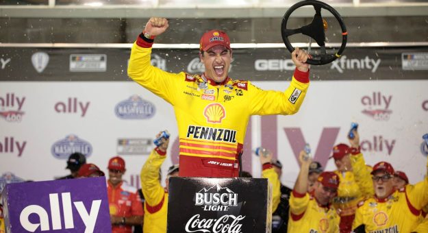 Visit Logano triumphs in OT at Nashville page