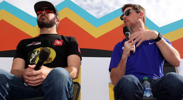 Visit Hamlin offers Truex Daytona 500 ride page