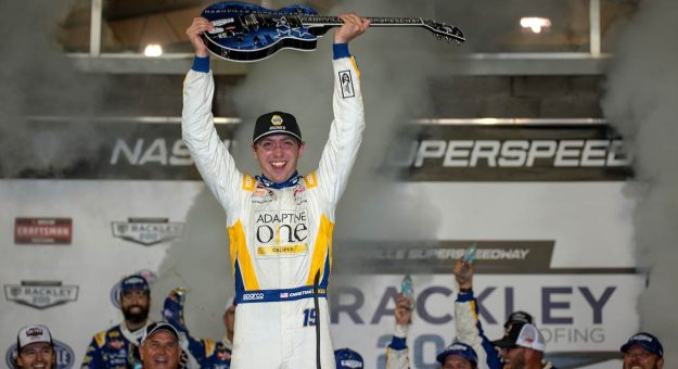Visit Eckes dominates Truck race at Nashville page