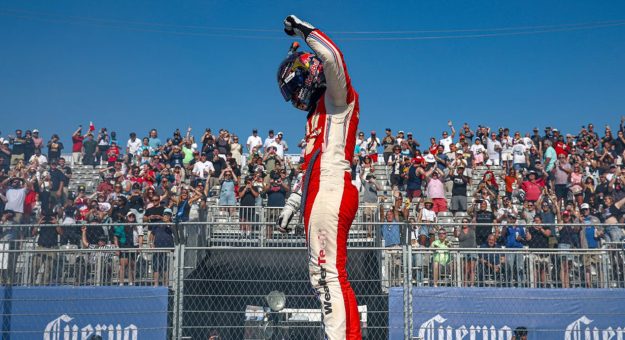 Visit SVG scores Xfinity win at Chicago page