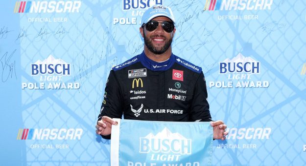 Visit Wallace snags crucial Darlington pole page