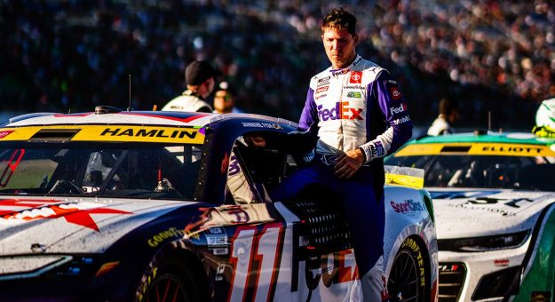 Visit Hamlin recovers for a top 10 despite pit road blunders page