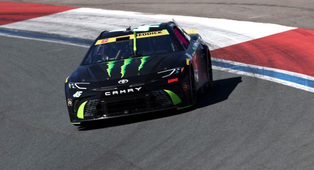 Visit Tyler Reddick battles into Round of 8 page