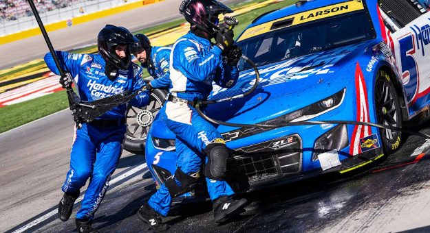 Visit Larson rallies from pit-stop pitfall page