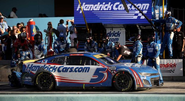 Visit Larson dips below elimination line page