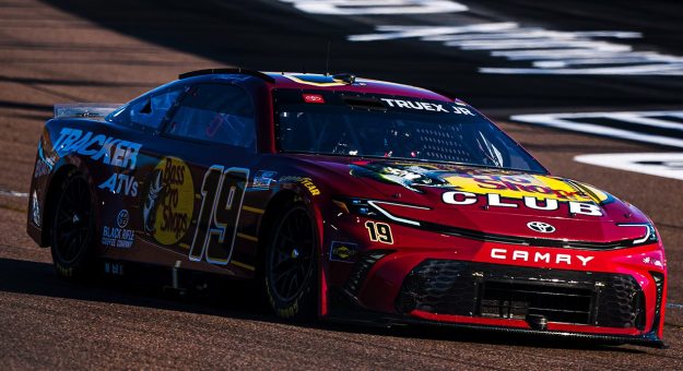 Visit Truex grabs pole at Phoenix page