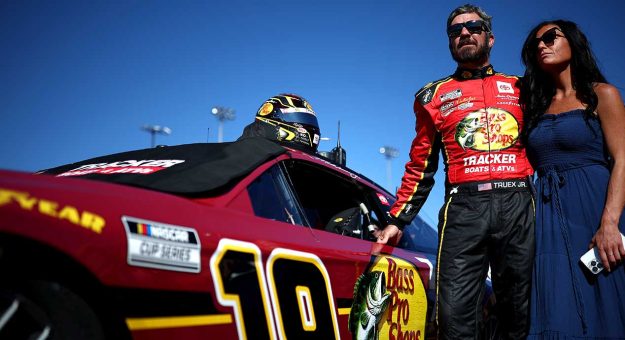 Visit Truex sunsets full-time career at Phoenix page