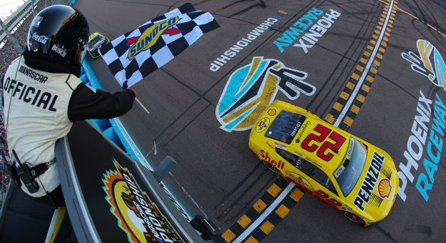 Visit Logano holds off Blaney to win at Phoenix page